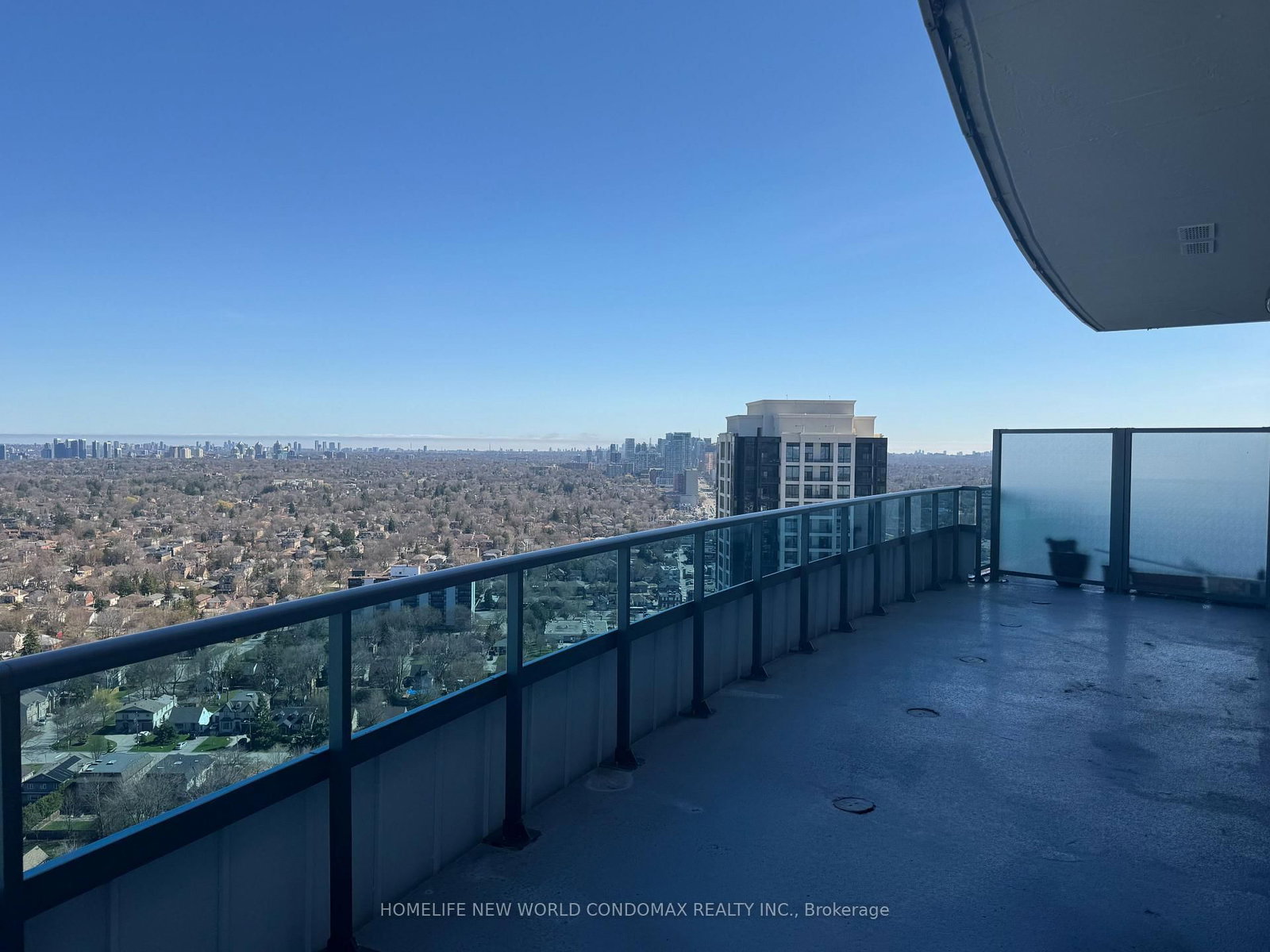 7161 Yonge Street, Unit Lph1-15 - Photo 16