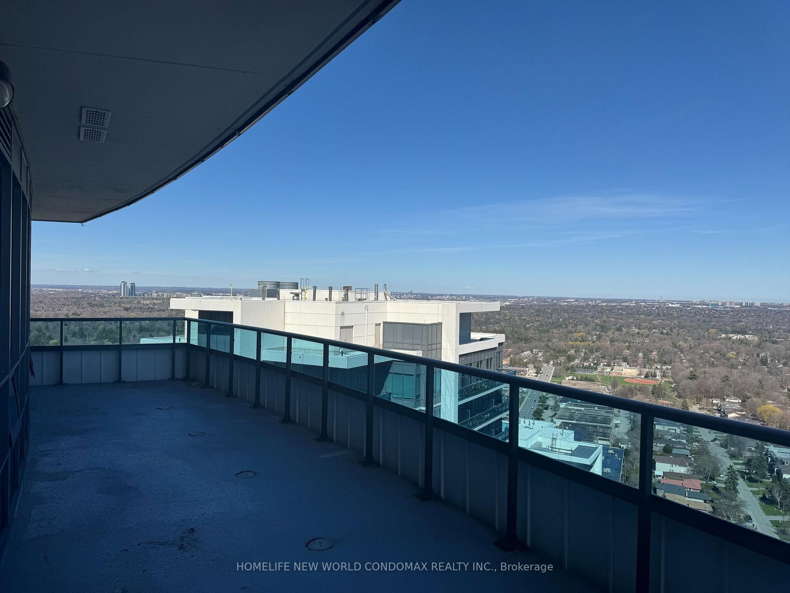 7161 Yonge Street, Unit Lph1-15 - Photo 17