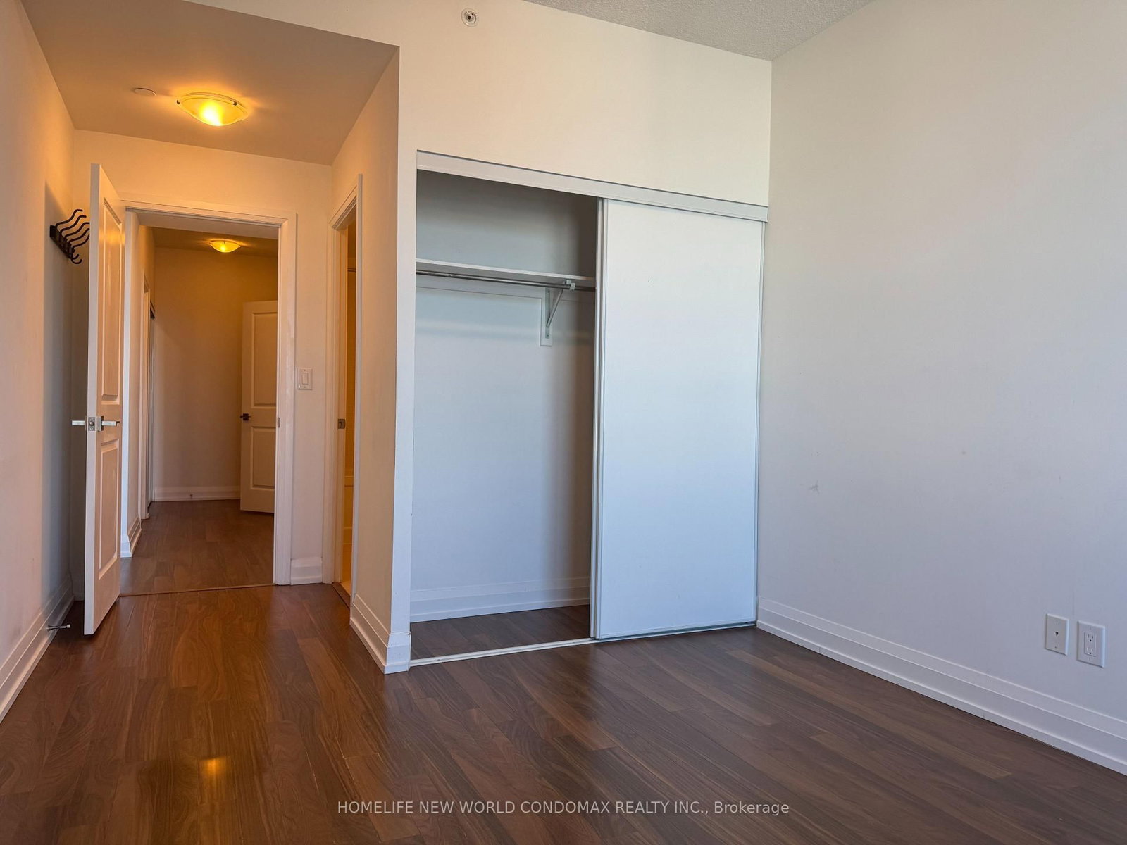 7161 Yonge Street, Unit Lph1-15 - Photo 3