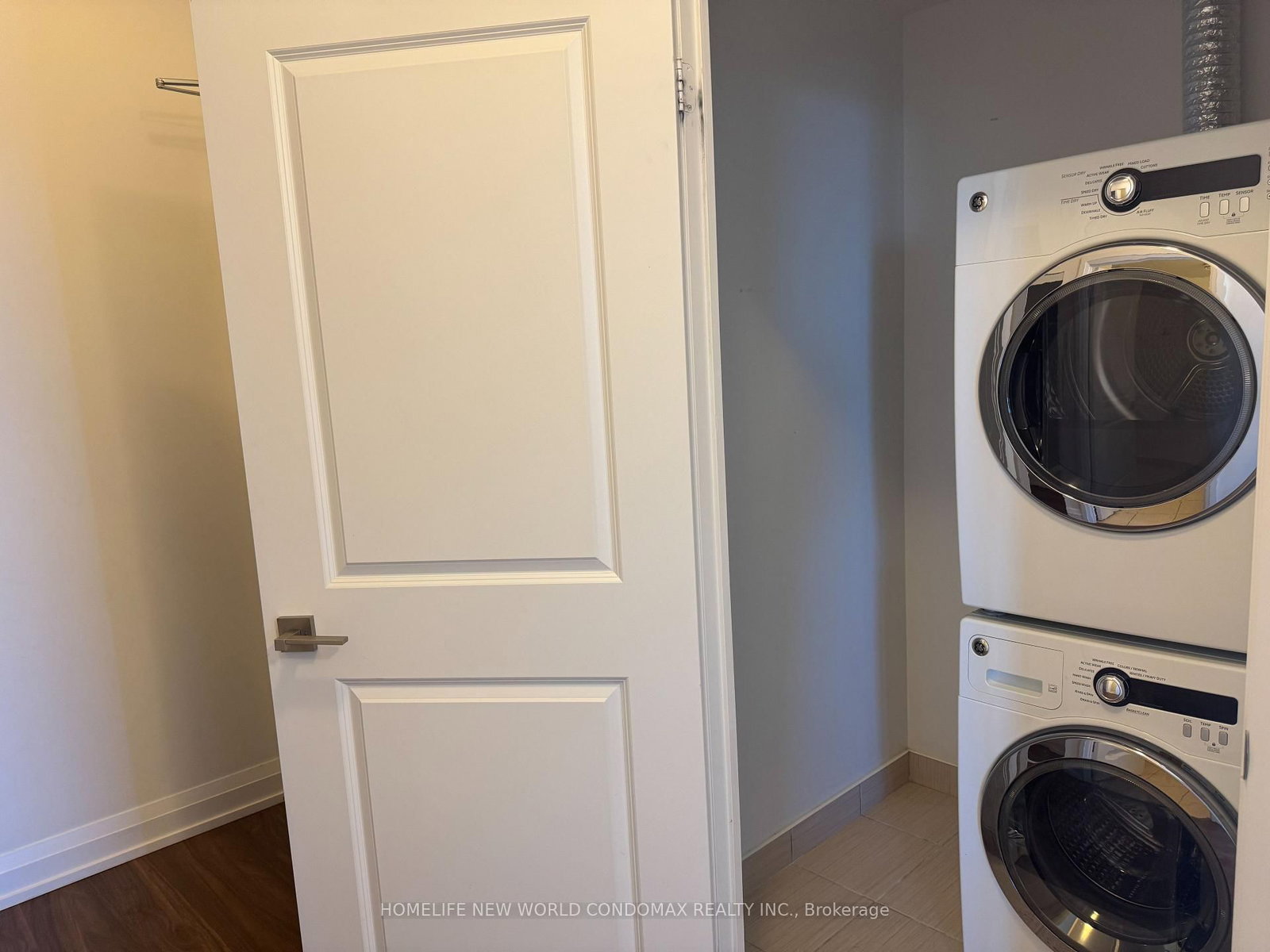 7161 Yonge Street, Unit Lph1-15 - Photo 6