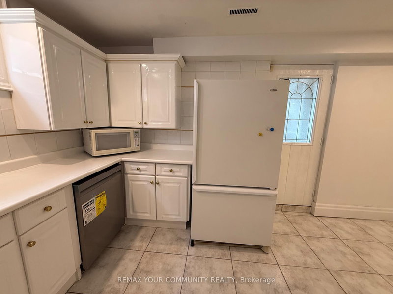 103 Wigwoss Dr, Vaughan, L4L 2P9 | Image 3