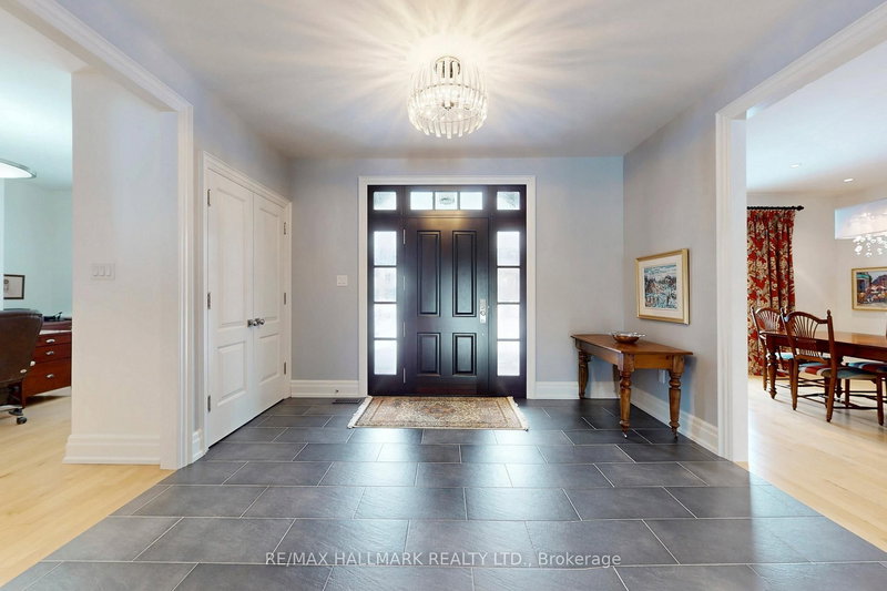 67 Grayfield Dr, Whitchurch-Stouffville, L4A 0B1 | Image 2