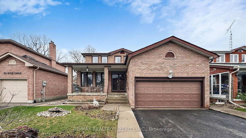 33 Byer Dr, Markham, L3P 6S4 | Image 2