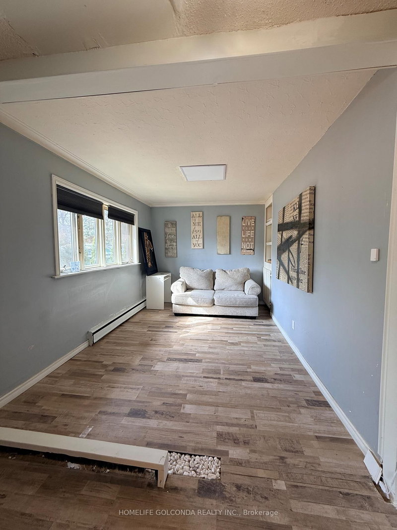 46 Elm Grove Ave S, Richmond Hill, L4E 2V3 | Image 3