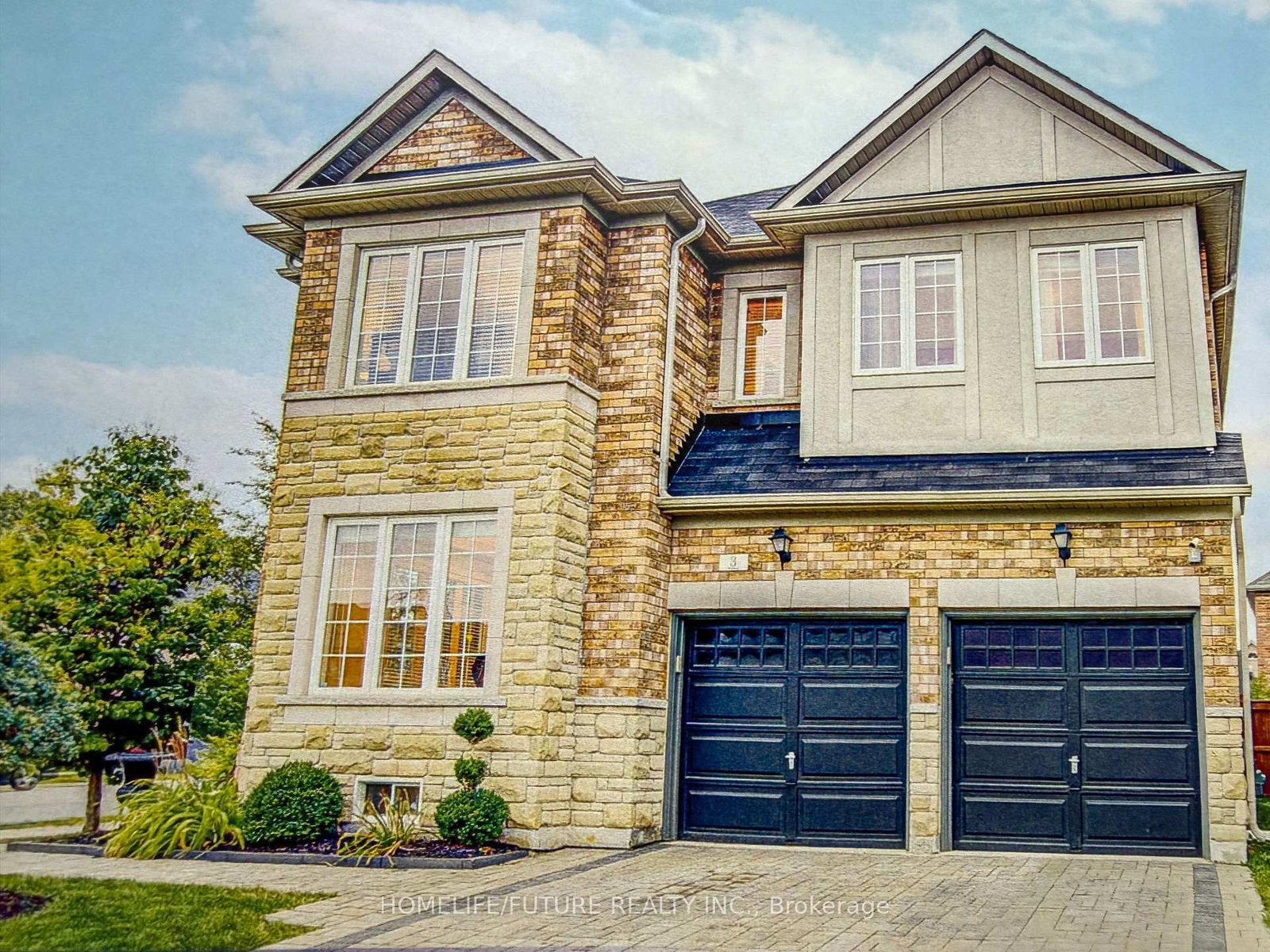 3 Cabin Trail Crescent