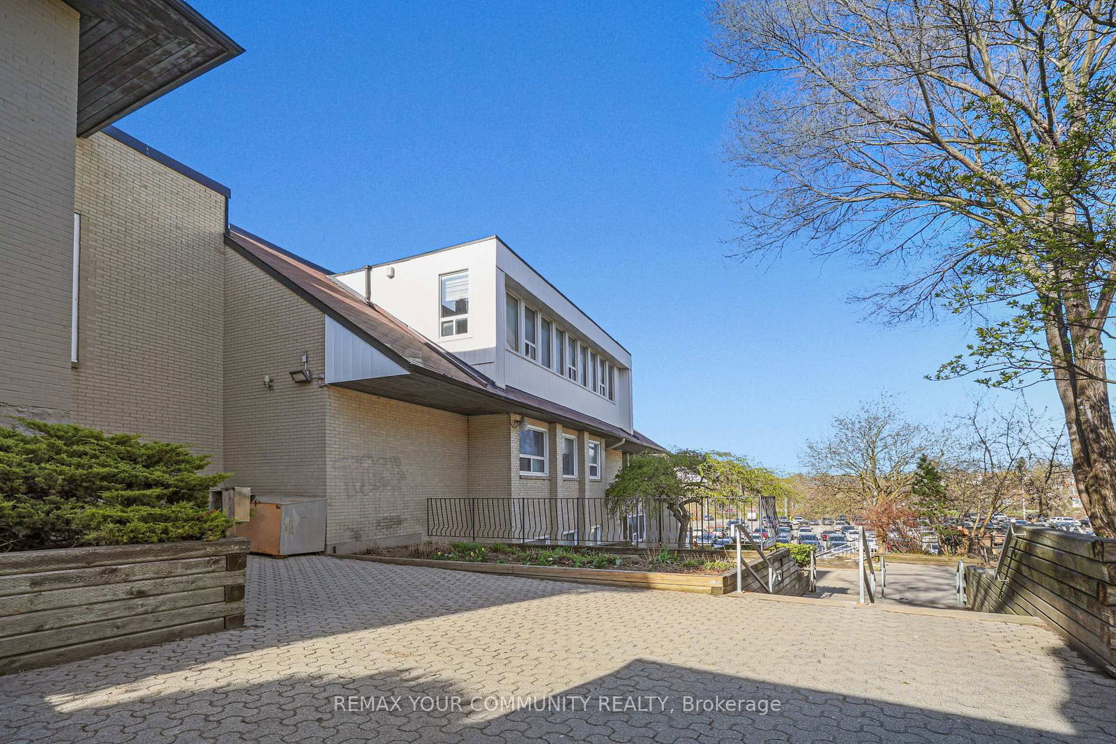 171 Main Street S, Unit 303 - Photo 4