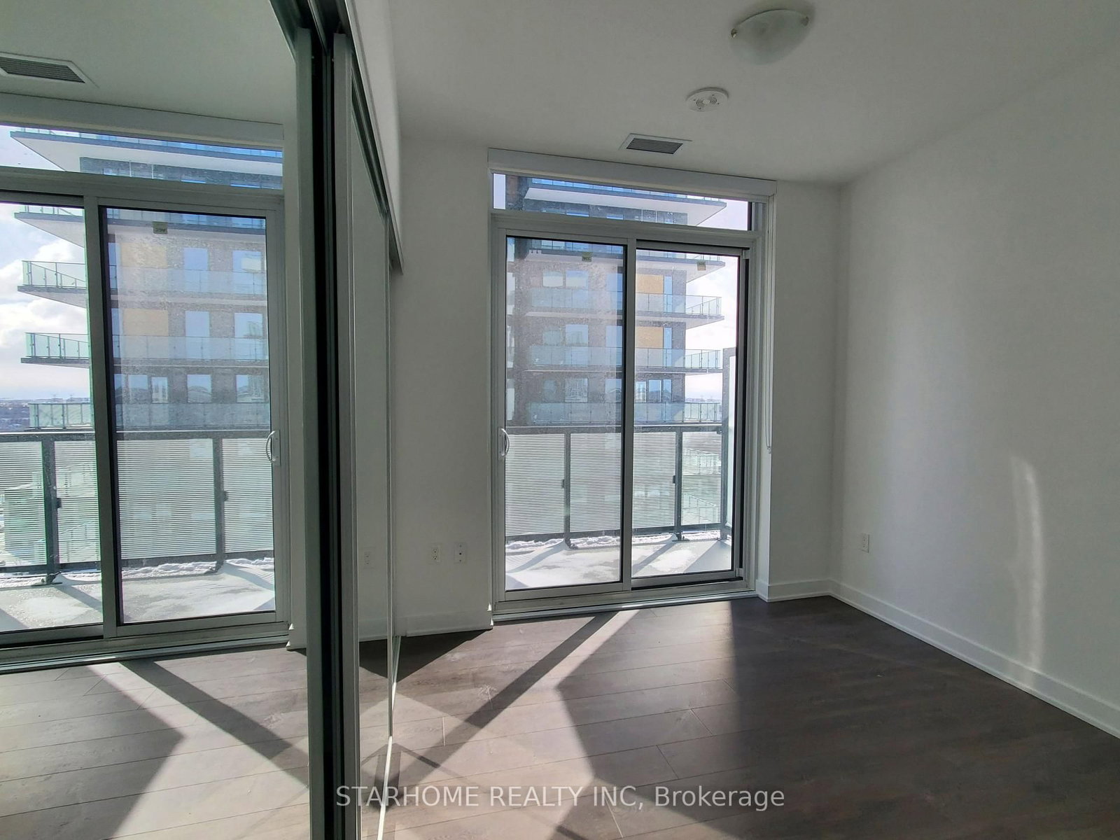 85 Oneida Crescent, Unit 1614 - Photo 4