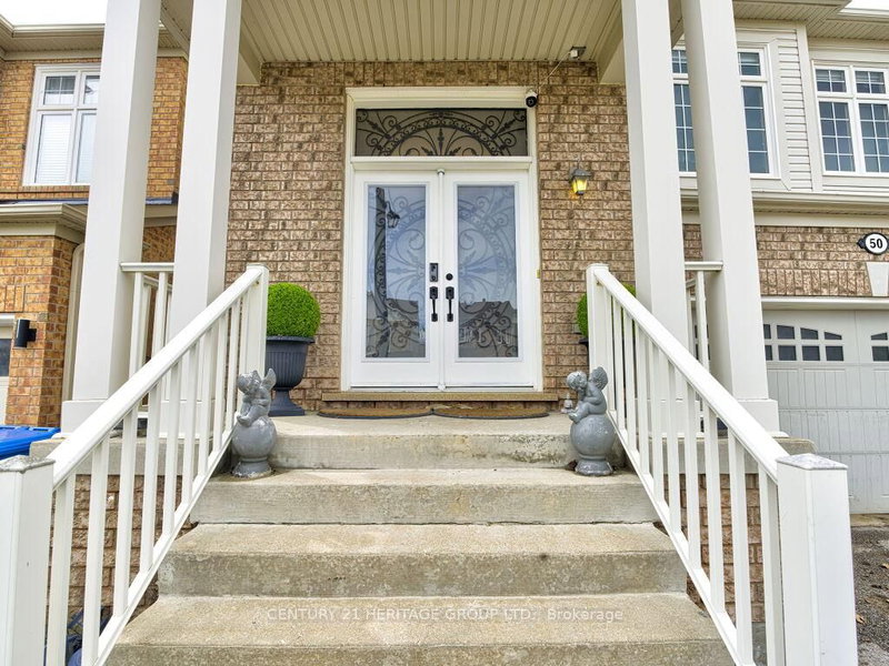 50 Ken Bishop Way, Newmarket, L3X 3J6 | Image 2