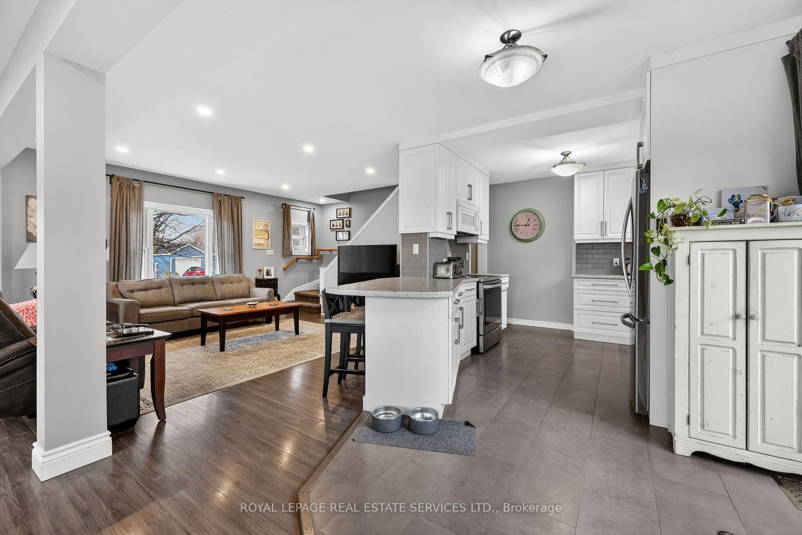 Detached House for sale at 71 Centre Street, New Tecumseth, Ontario, L9R 1J4 - Alliston - MLS: N13014944