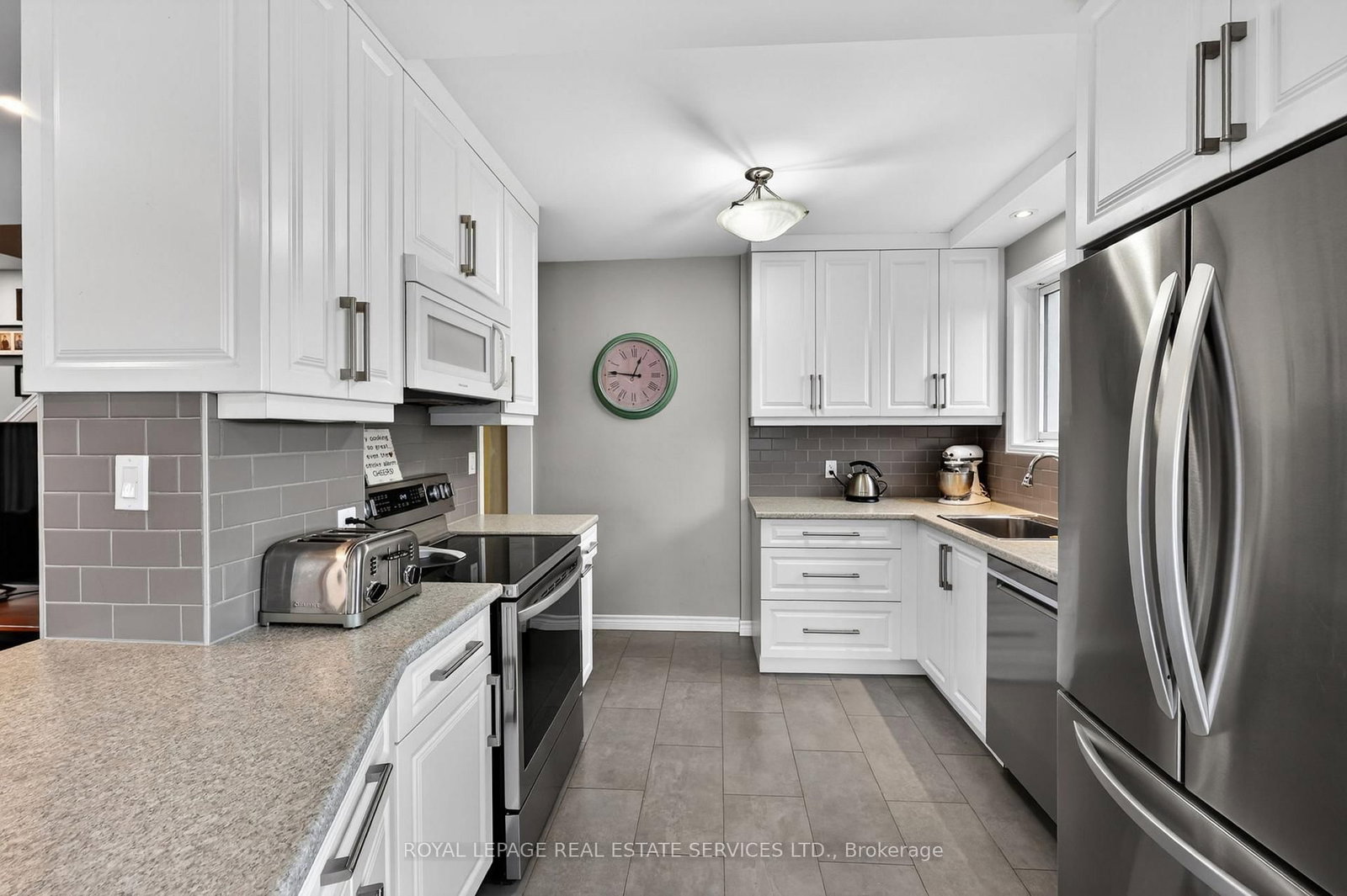 Detached House for sale at 71 Centre Street, New Tecumseth, Ontario, L9R 1J4 - Alliston - MLS: N13014944