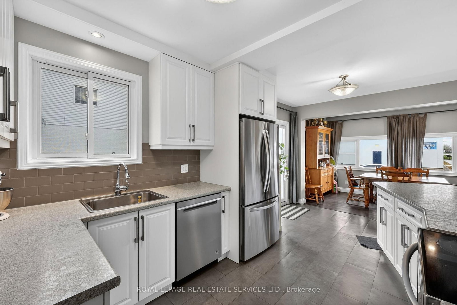 Detached House for sale at 71 Centre Street, New Tecumseth, Ontario, L9R 1J4 - Alliston - MLS: N13014944