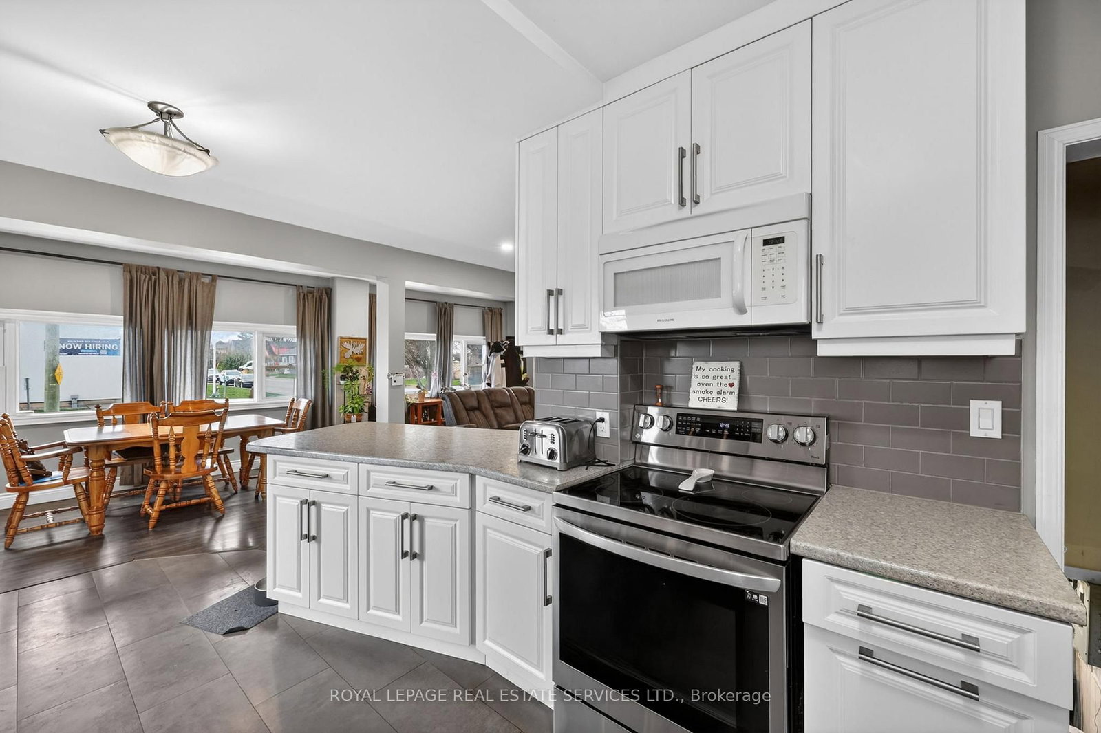 Detached House for sale at 71 Centre Street, New Tecumseth, Ontario, L9R 1J4 - Alliston - MLS: N13014944