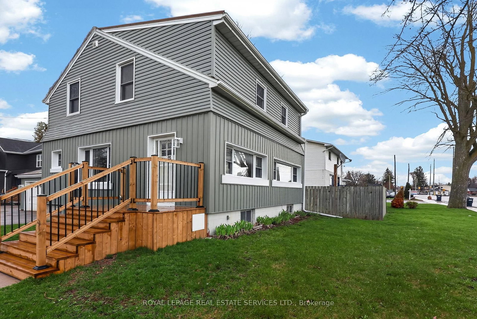 Detached House for sale at 71 Centre Street, New Tecumseth, Ontario, L9R 1J4 - Alliston - MLS: N13014944