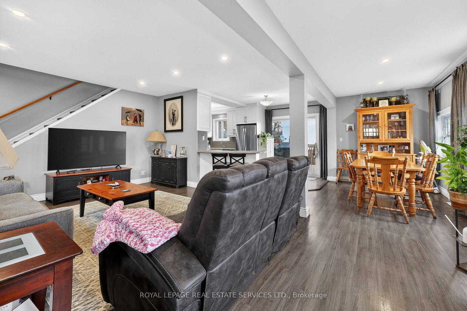 Detached House for sale at 71 Centre Street, New Tecumseth, Ontario, L9R 1J4 - Alliston - MLS: N13014944