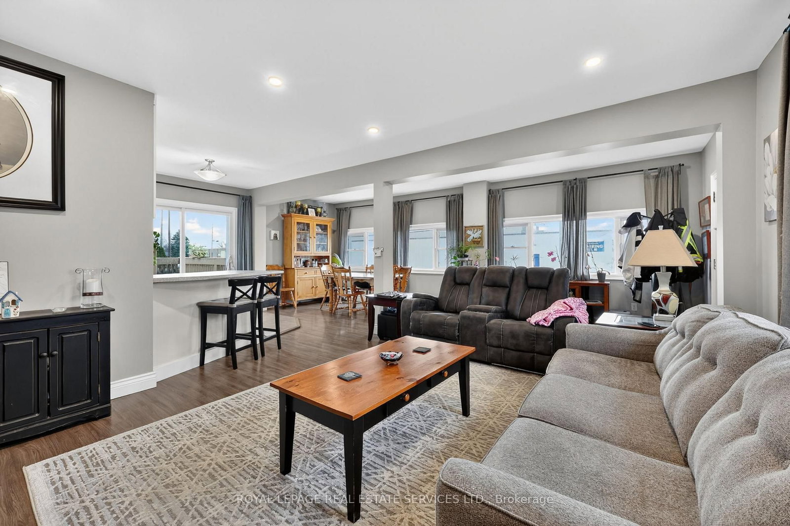 Detached House for sale at 71 Centre Street, New Tecumseth, Ontario, L9R 1J4 - Alliston - MLS: N13014944