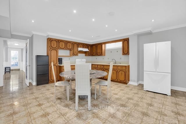 Lower - 99 Willis Rd, Vaughan, L4L 2S4 | Image 3