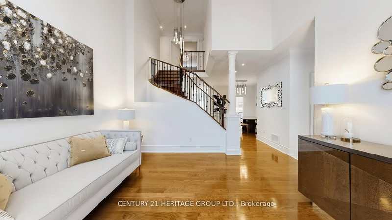 18 Berringer St, Richmond Hill, L4B 4G4 | Image 2