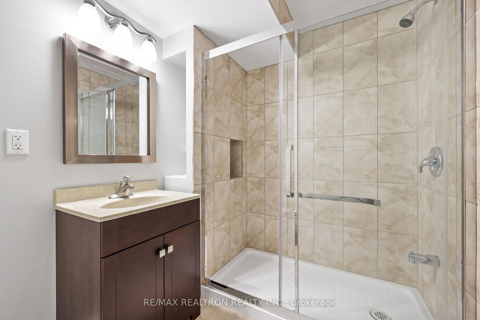 Detached House for sale at 2 Serene Way, Vaughan, Ontario, L4J 8Z8 - Patterson - MLS: N13015128