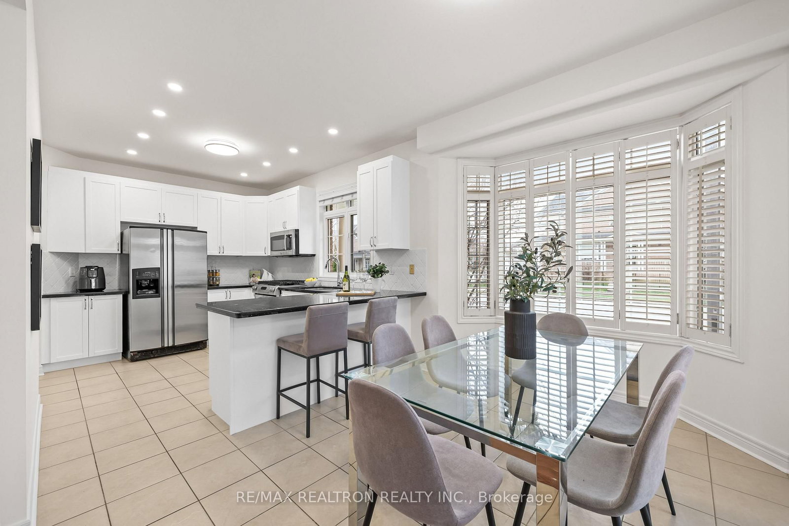 Detached House for sale at 2 Serene Way, Vaughan, Ontario, L4J 8Z8 - Patterson - MLS: N13015128