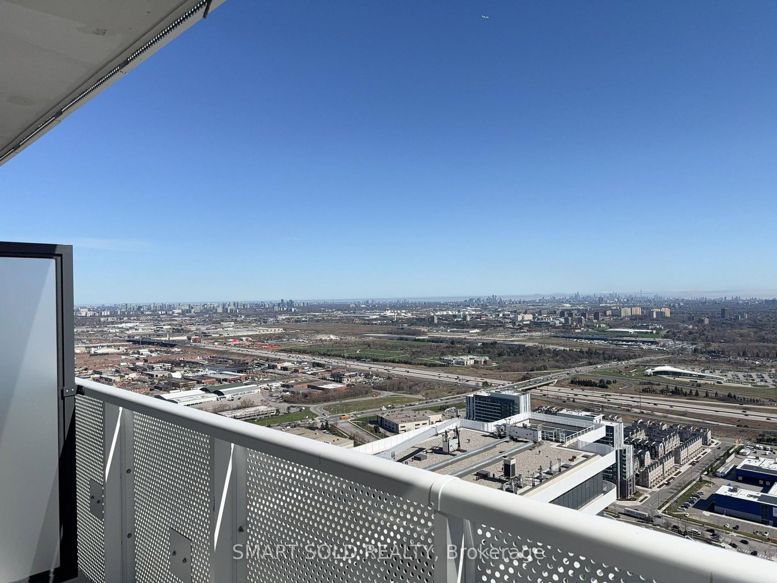 8 Interchange Way, Unit 5611 - Photo 17