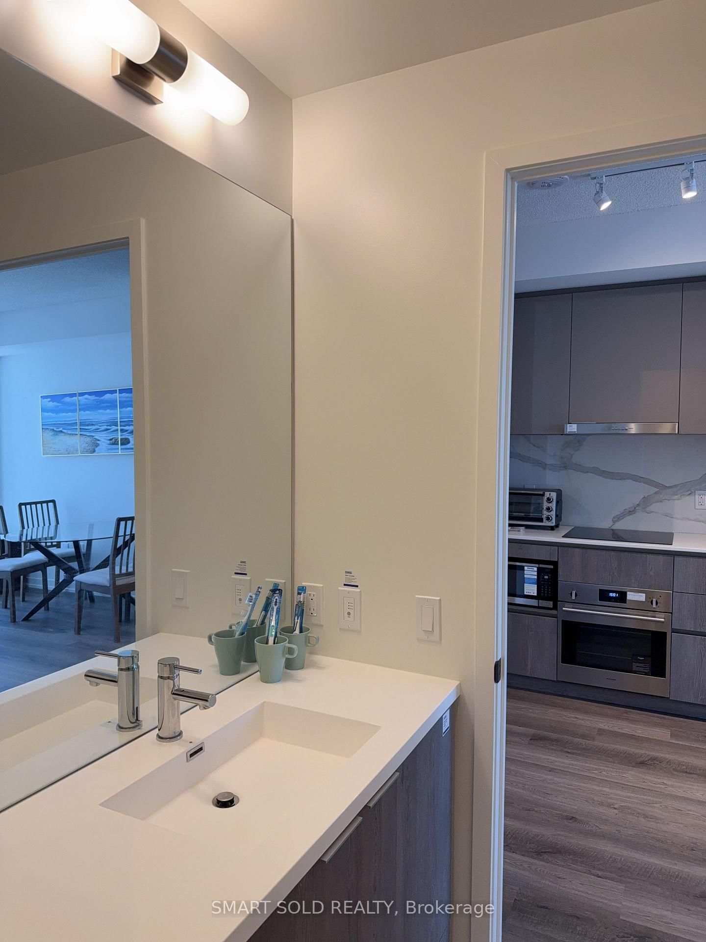 8 Interchange Way, Unit 5611 - Photo 6