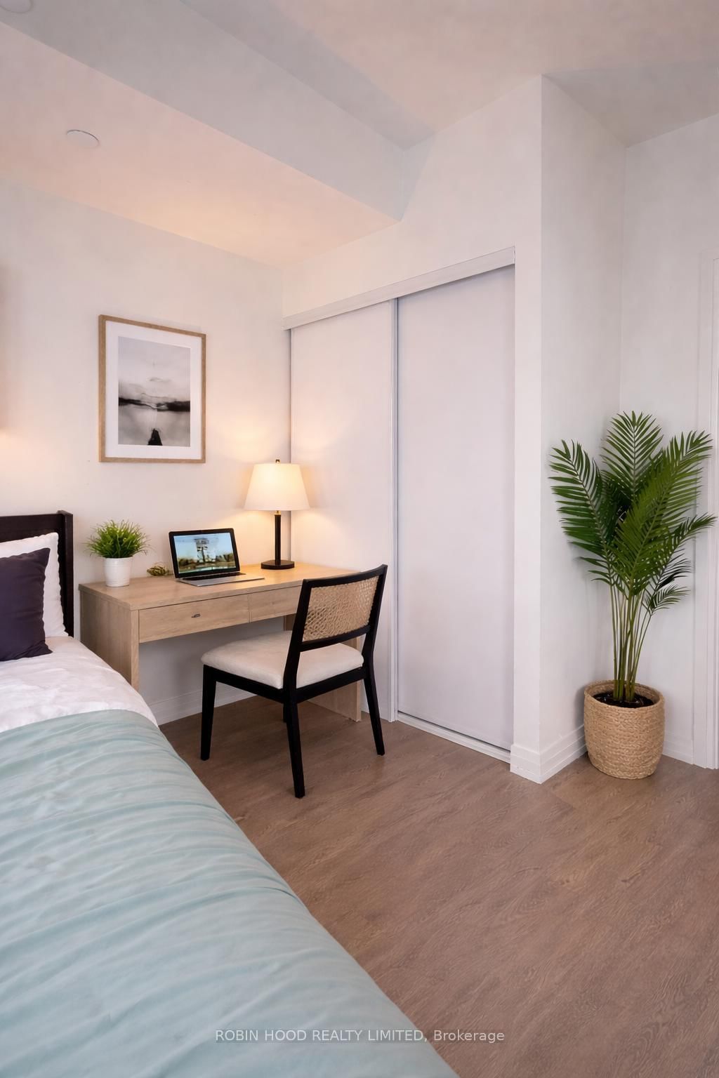 8960 Jane Street, Unit 814 - Photo 11