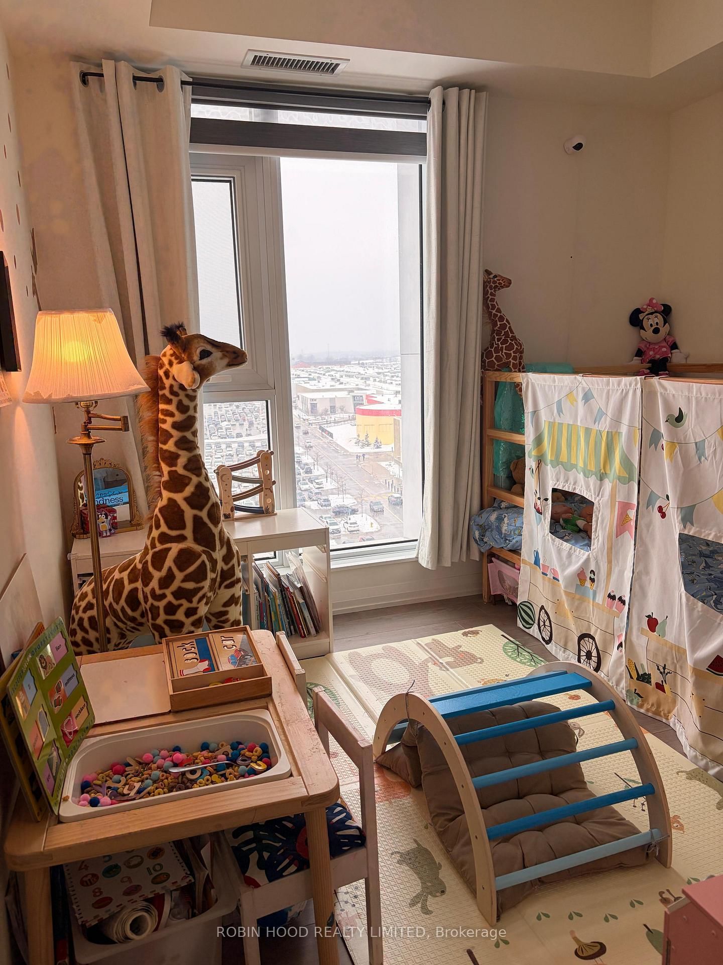 8960 Jane Street, Unit 814 - Photo 14