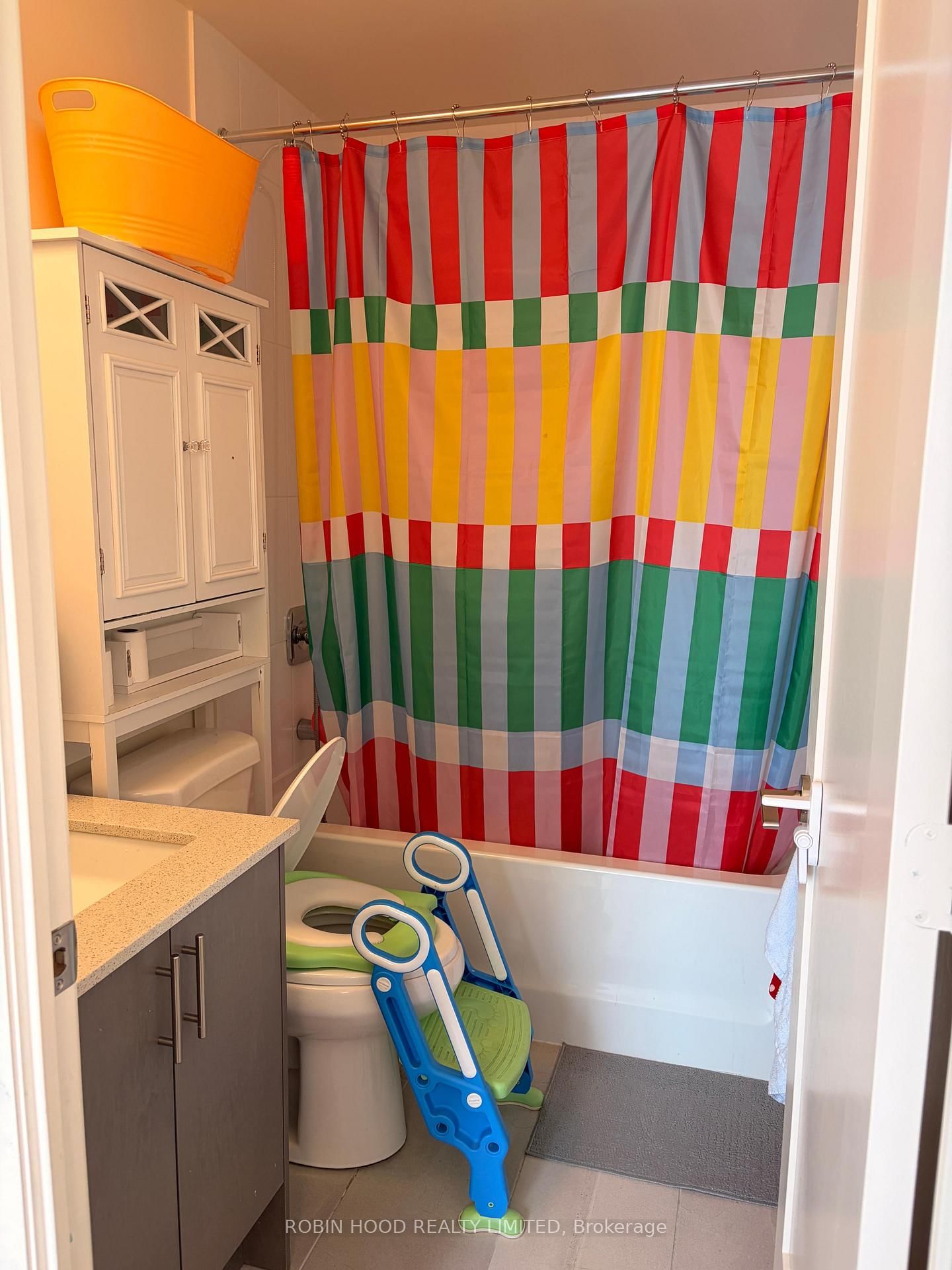 8960 Jane Street, Unit 814 - Photo 17