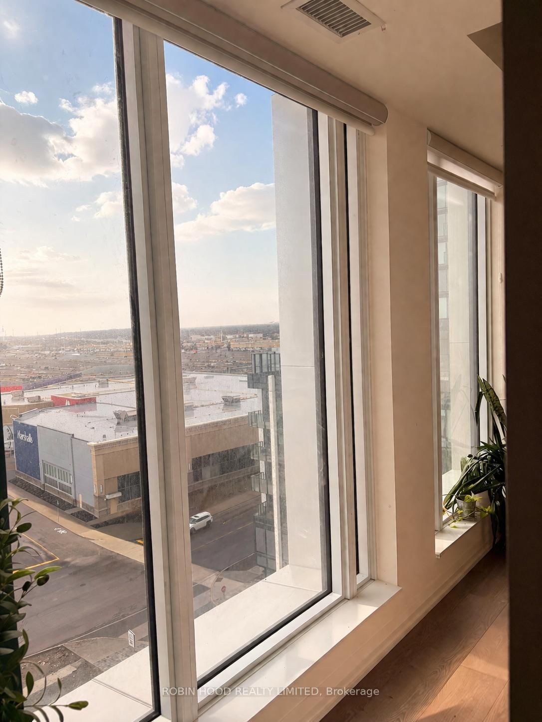 8960 Jane Street, Unit 814 - Photo 5