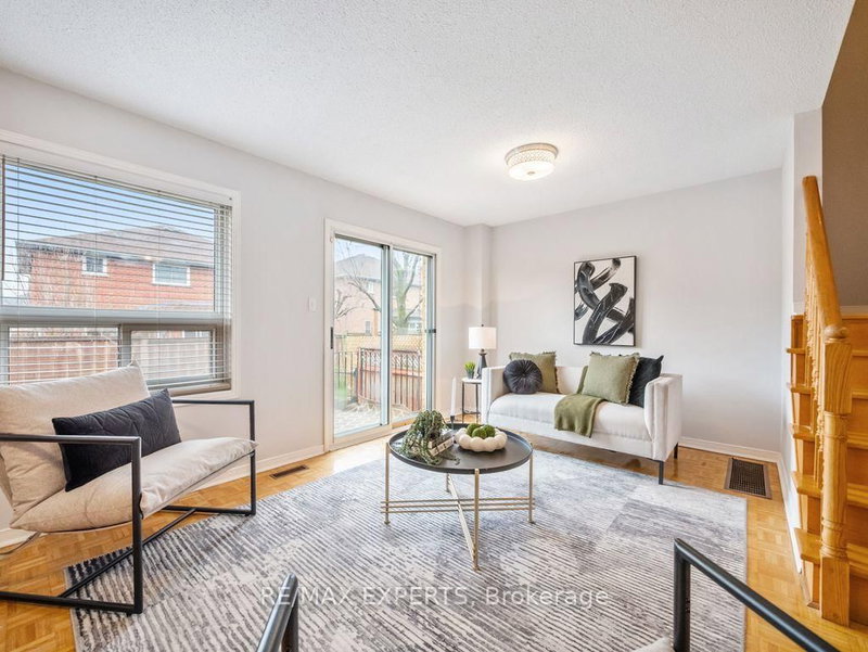 97 Pinedale Gate, Vaughan, L4L 8X3 | Image 3
