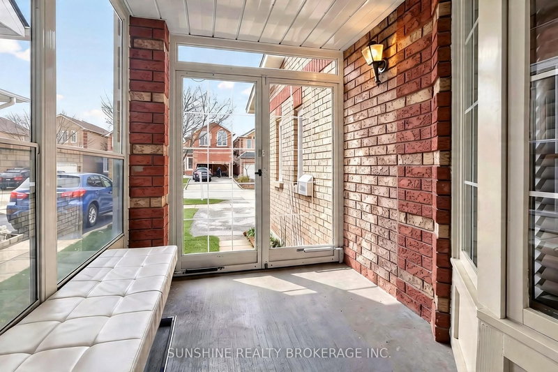 143 Milliken Meadows Dr, Markham, L3R 0V7 | Image 2