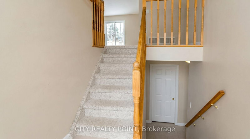 3964 Alcina Ave, Innisfil, L9S 2M1 | Image 3