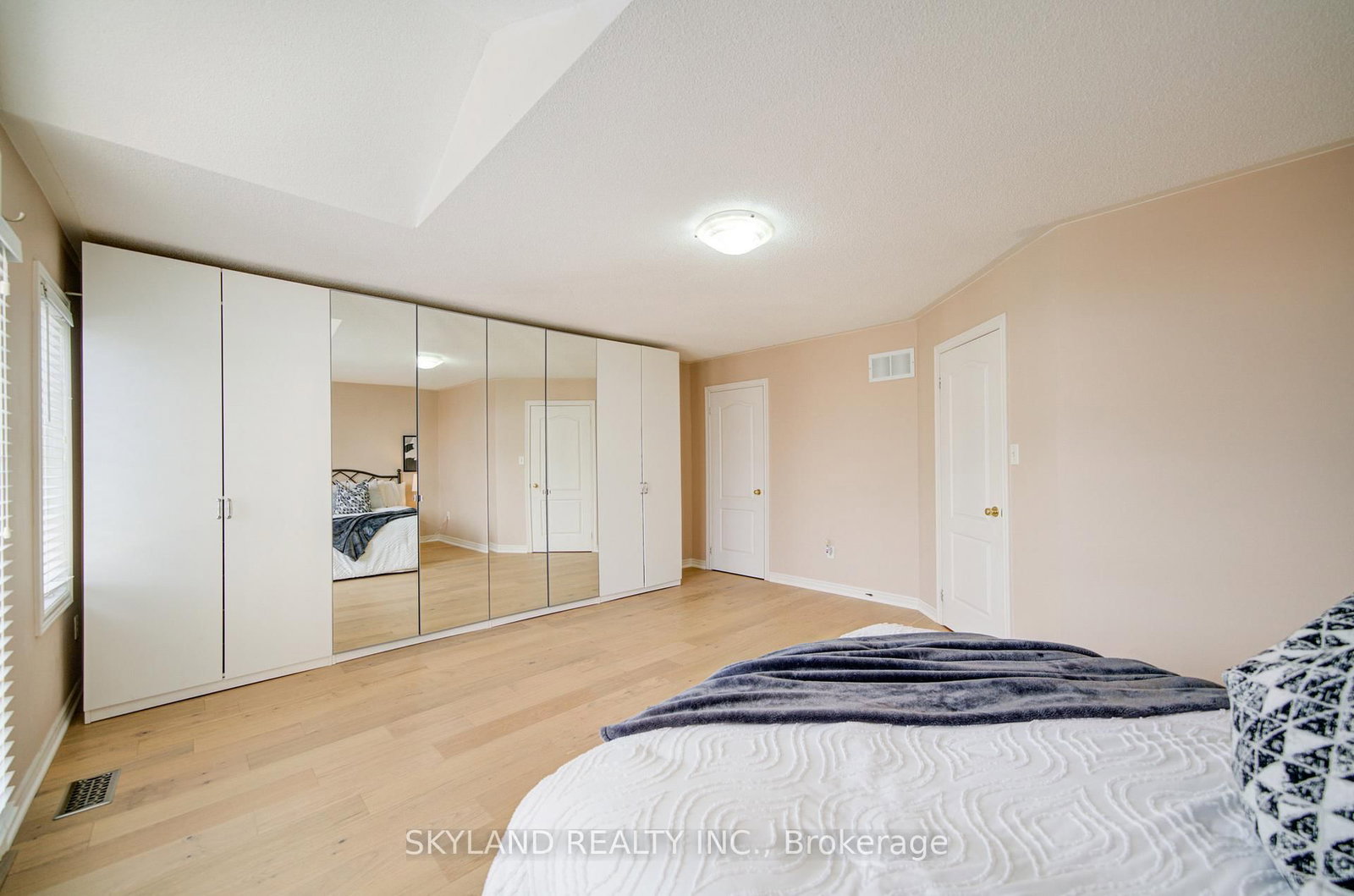 Detached House for sale at 26 Gemini Crescent, Richmond Hill, Ontario, L4S 2K6 - Rouge Woods - MLS: N13015358