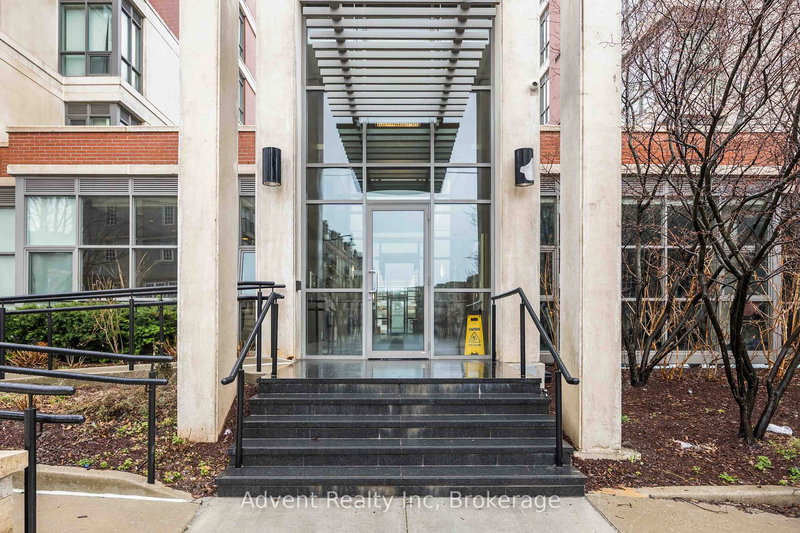 604 - 1 Upper Duke Cres, Markham, L6G 0B6 | Image 3