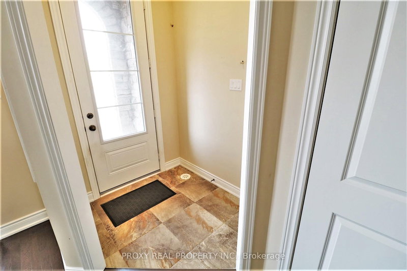 23 - 1331 Major Mackenzie Dr W, Vaughan, L6A 4W4 | Image 3