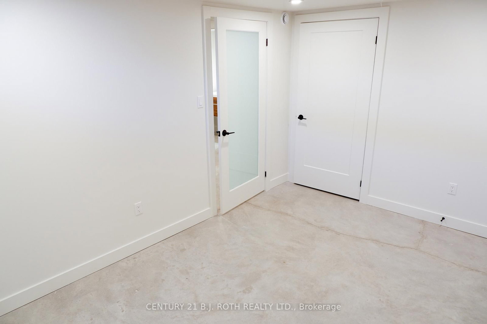 1370 Killarney Beach Road, Unit 207 - Photo 4