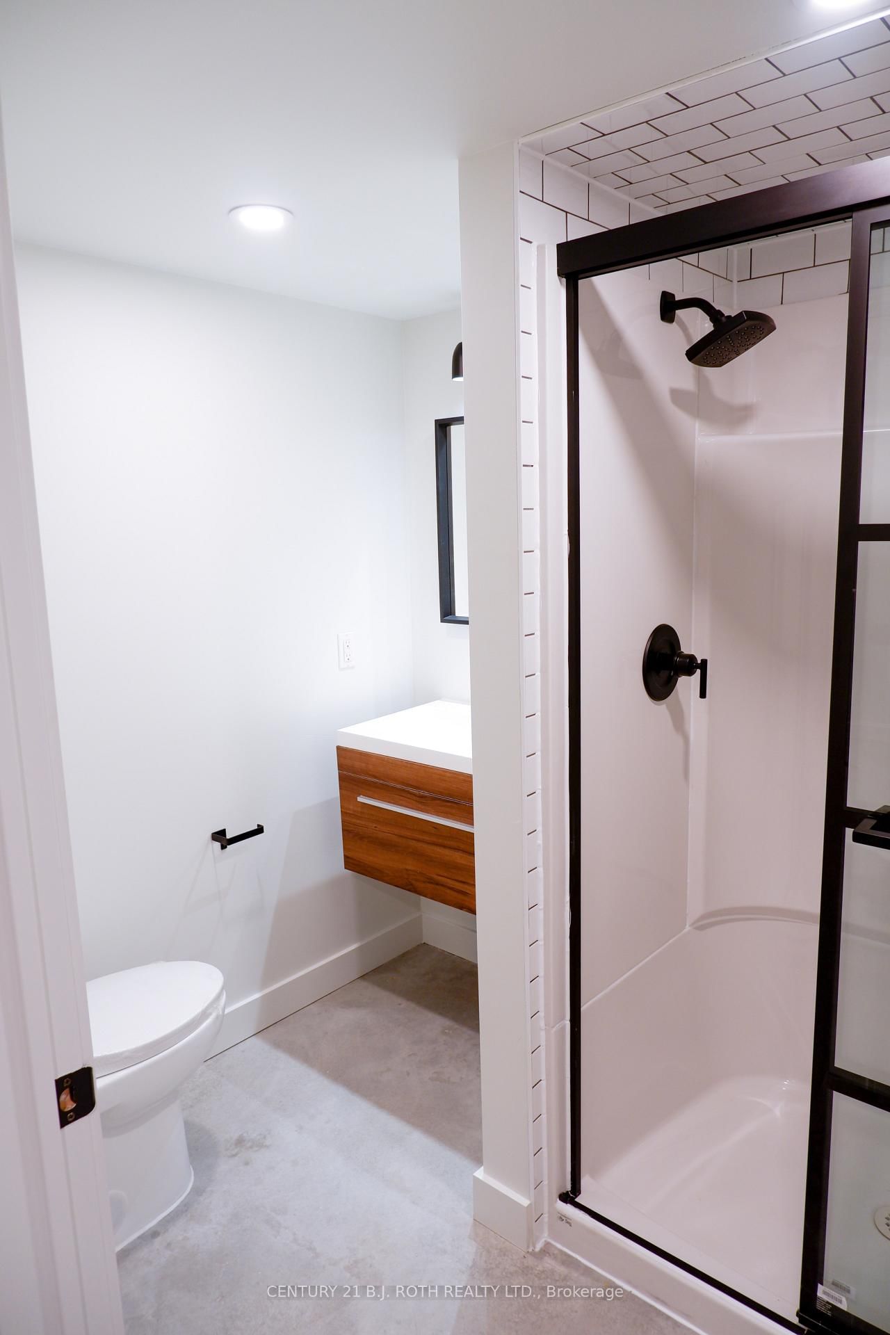 1370 Killarney Beach Road, Unit 207 - Photo 5