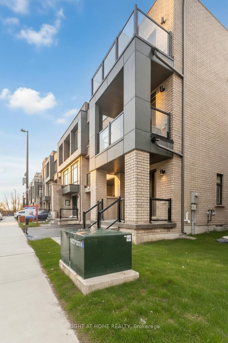 42 Dandara Gate, Vaughan, L4L 1V8 | Image 2