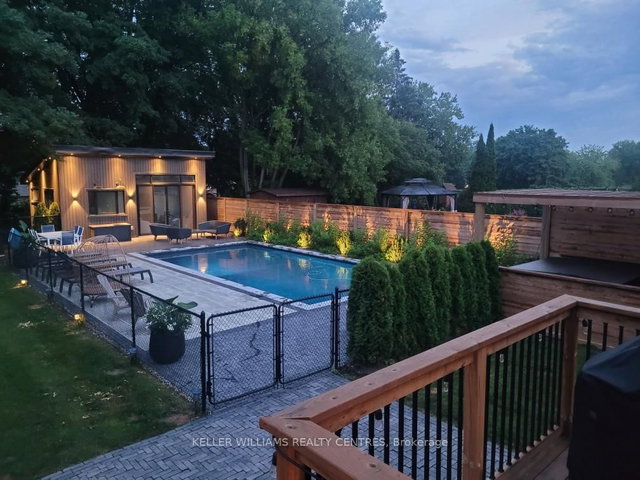 49 Jennifer Crescent