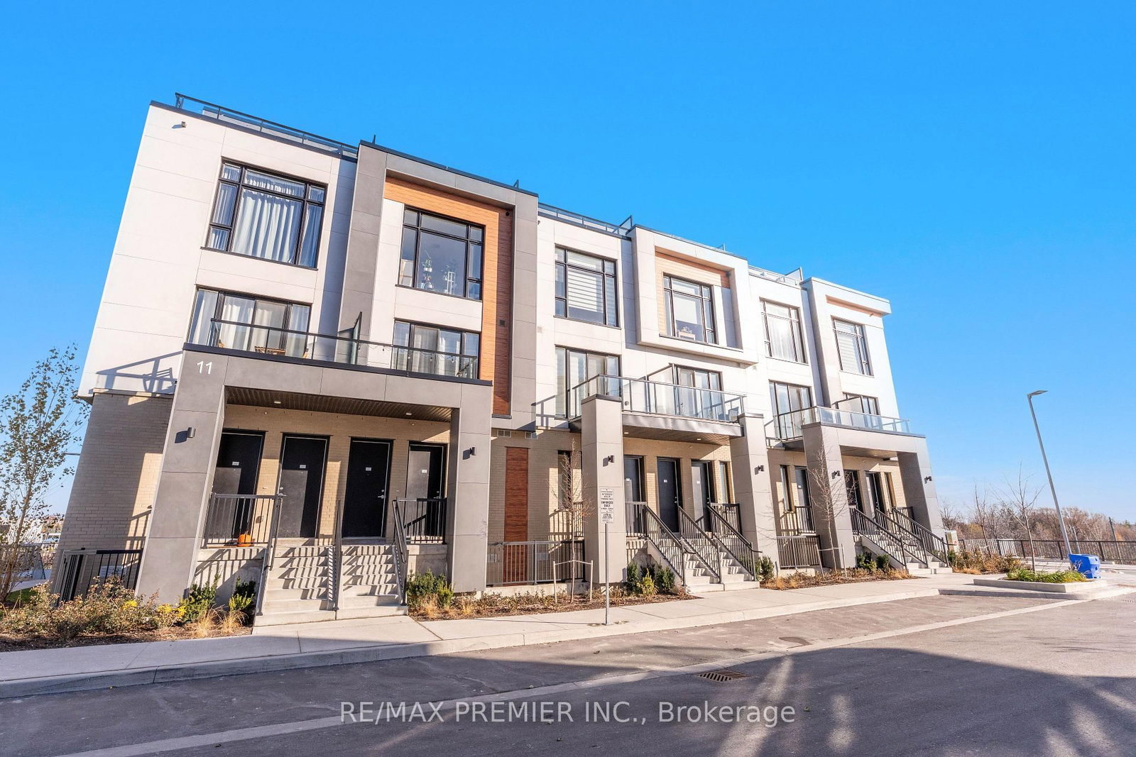 11 Steckley House Lane, Unit 409 - Photo 3