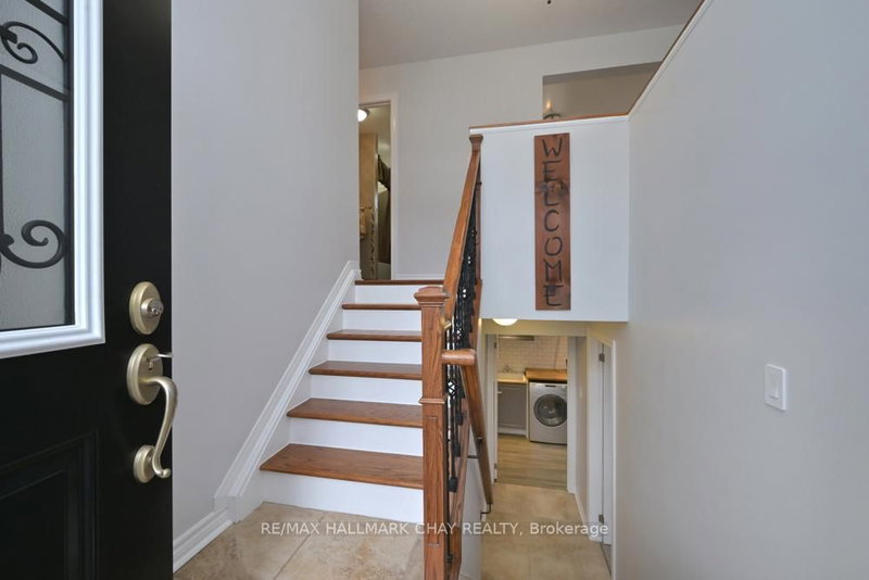 36 Moore Ave, Adjala-Tosorontio, L0M 1J0 | Image 3