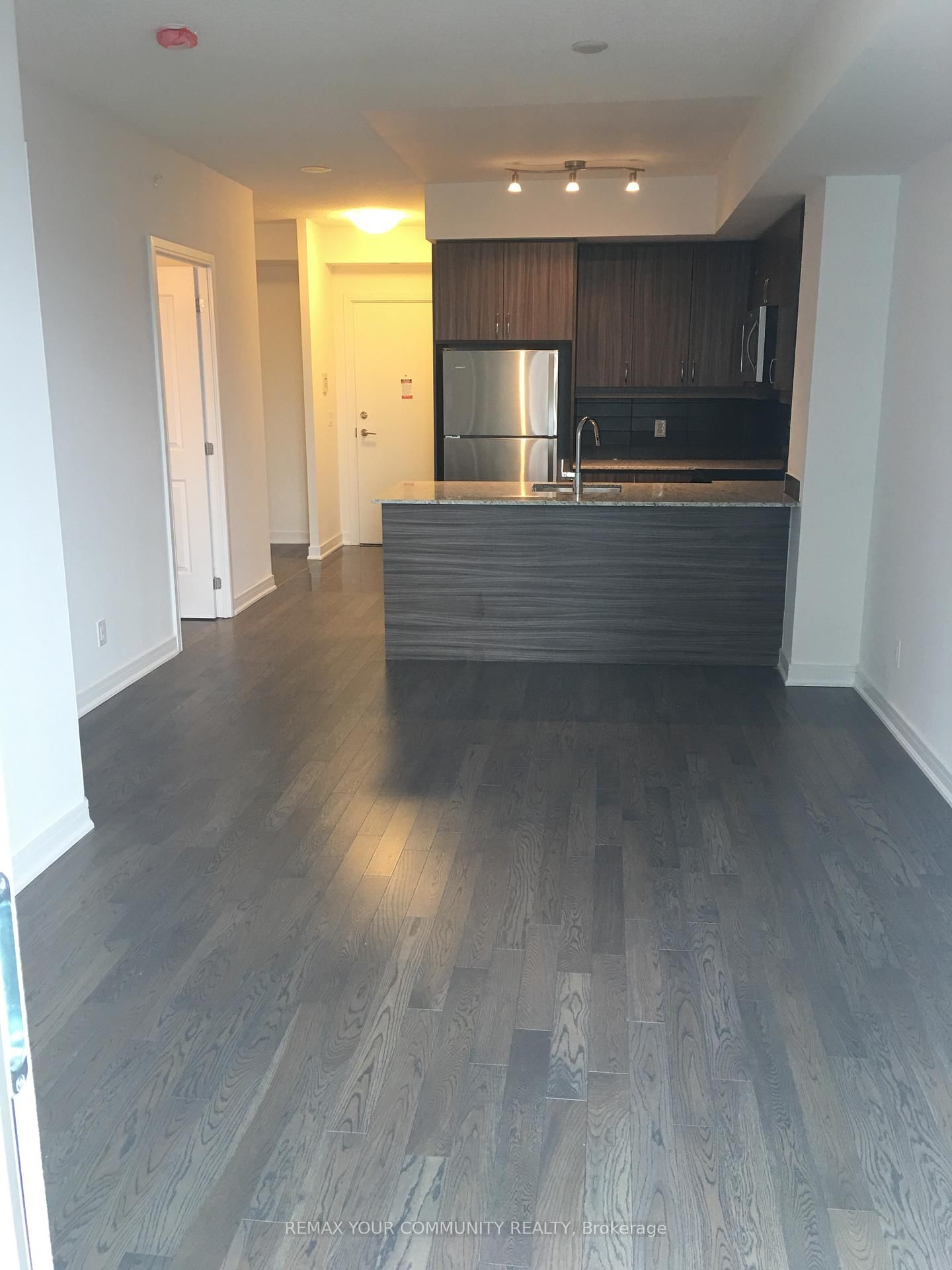 9201 Yonge Street, Unit 908 - Photo 13