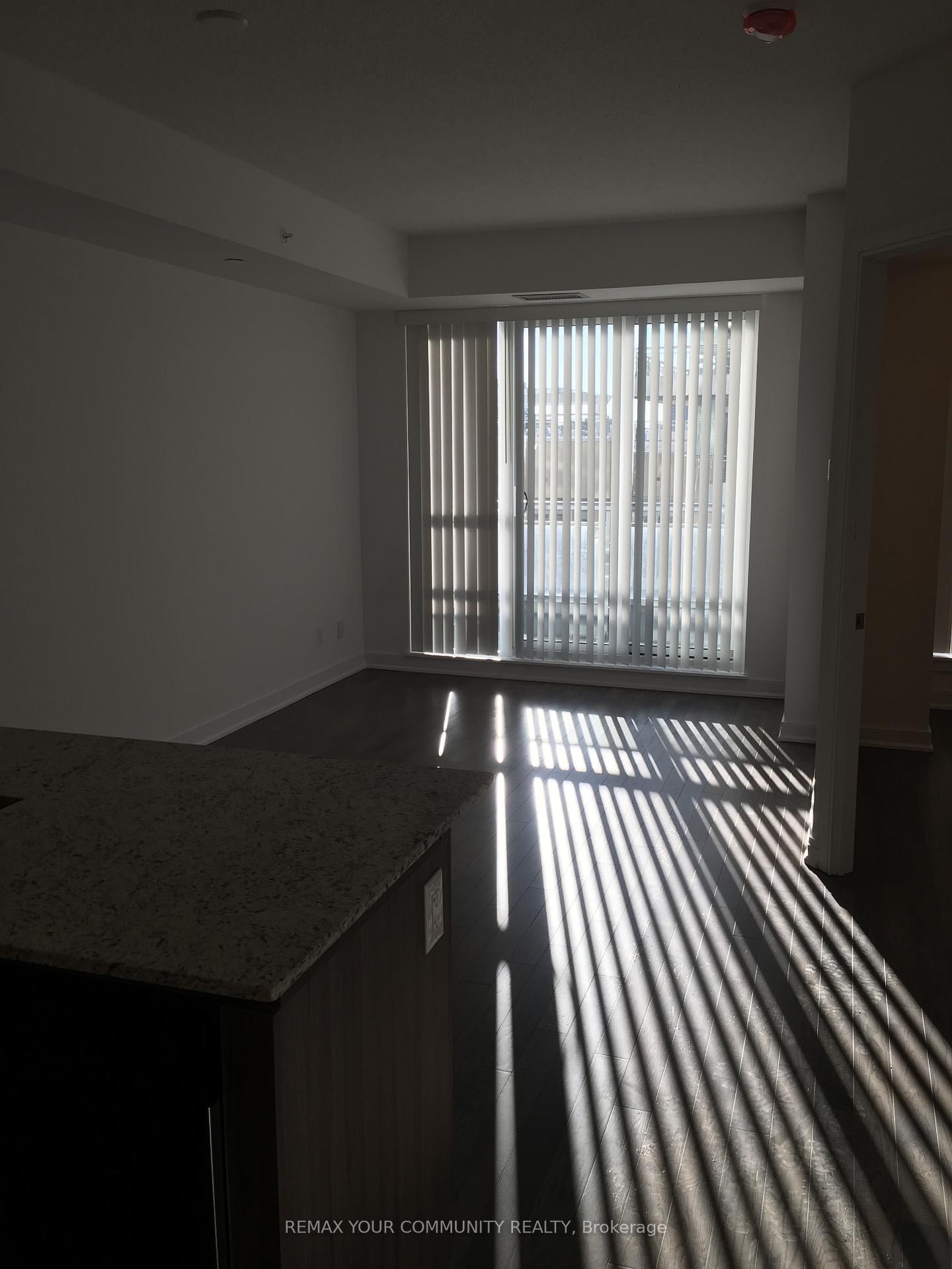 9201 Yonge Street, Unit 908 - Photo 14