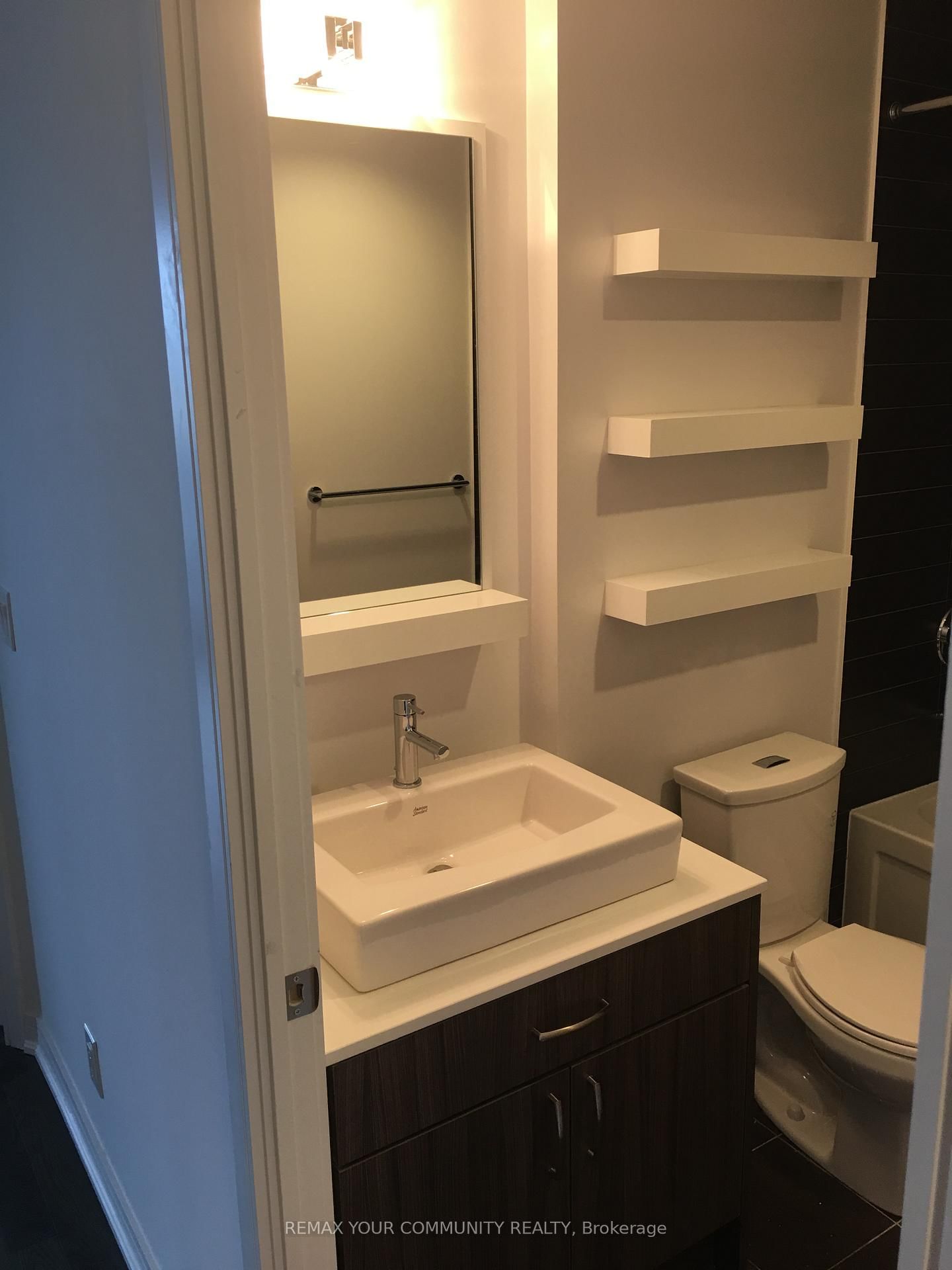 9201 Yonge Street, Unit 908 - Photo 15