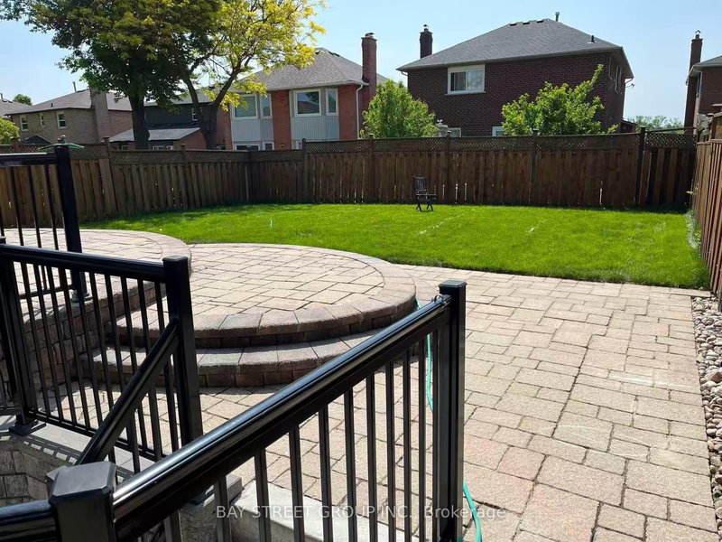 41 Couperthwaite Cres, Markham, L3R 6N4 | Image 3