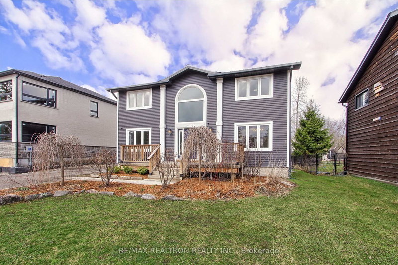 860 Blackwoods Ave, Innisfil, L9S 1S8 | Image 2