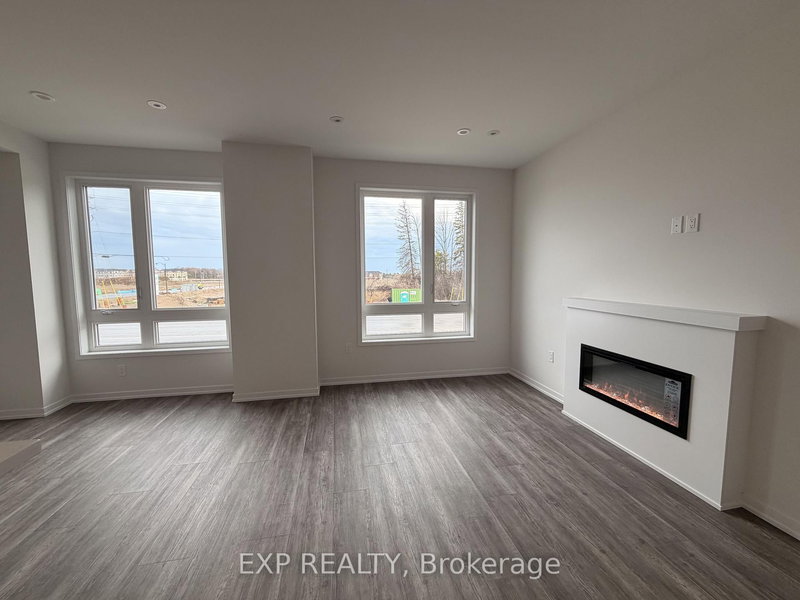 1424 19th Ave, Richmond Hill, L4E 1P3 | Image 2