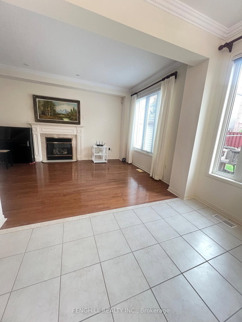 17 Mossgrove St, Markham, L6E 1E8 | Image 3