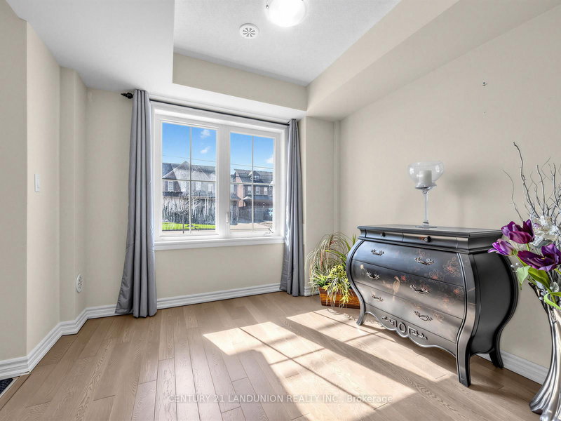 10941 Victoria Square Blvd, Markham, L6C 0Z3 | Image 3