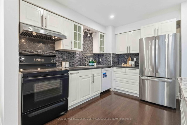 31 Thatcher's Mill Way